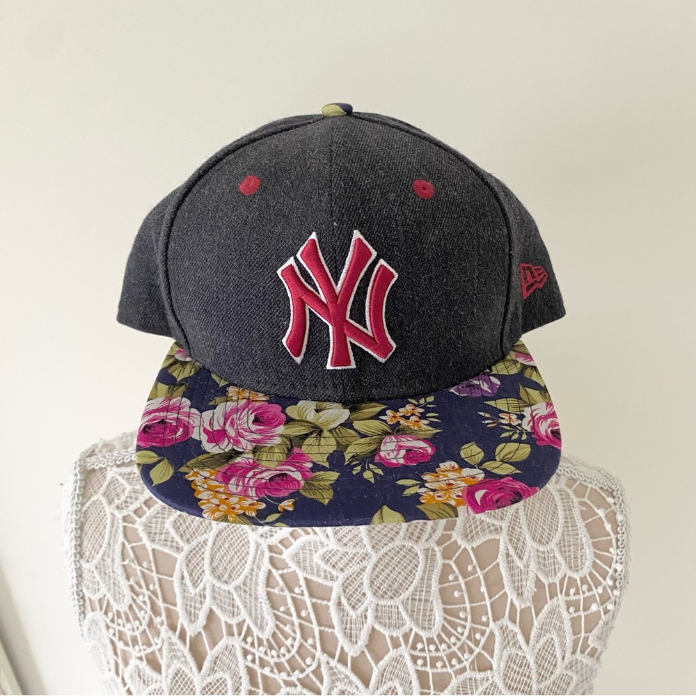 NWT RARE Yankees New Era 9FIFTY Floral Brim Original Fit Snapback Baseball Hat